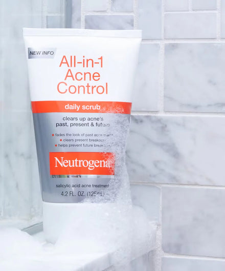 Neutrogena All-in-1 Acne Control Daily Scrub in Pakistan